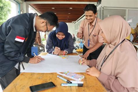 Die Aceh-Friedensverhandlungen - ein Meilenstein der Friedensbemühungen nach Jahrzehnten des Konflikts und die Suche nach nationaler Versöhnung in Indonesien.