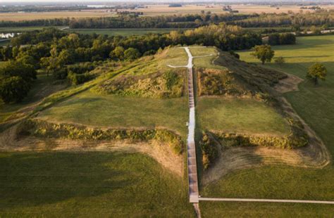 Die Cahokia-Kultur: Prähistorische Monumentalarchitektur und misteriöse Abwanderung im 11. Jahrhundert